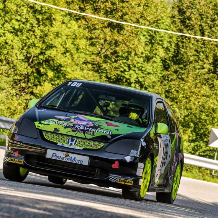 Honda Civic Type R - classe RS2.0 cr rally team 46 nevegal